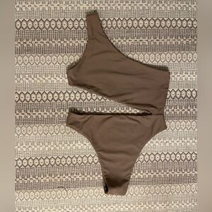 Nyud Bermuda one piece